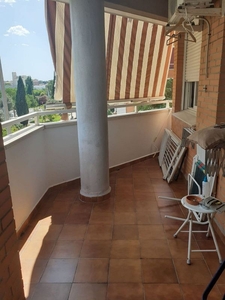 Venta de piso en Nuevo Cáceres de 4 habitaciones con terraza y garaje