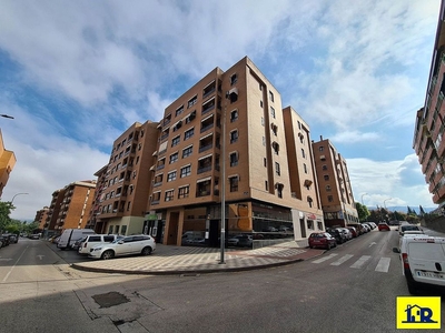 Venta de piso en San Fernando - Carretera de Valencia de 4 habitaciones con terraza y garaje