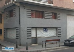 Alquiler de Plantabaja 0 dormitorios, 2 baños, 4 garajes, Buen estado, en Mérida, Badajoz