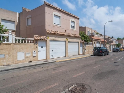 Casa adosada en venta en Rio Miño, Huércal de Almería