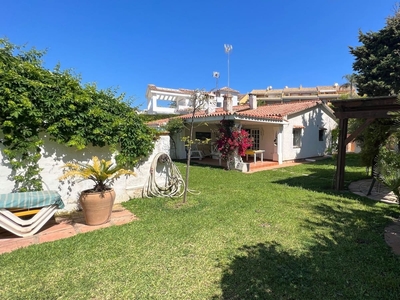 Chalet en venta en Las Chapas, Marbella, Málaga