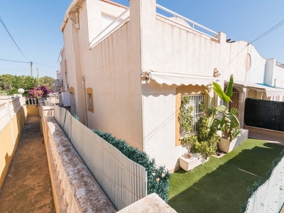 Chalet en venta en Los Balcones, Alicante