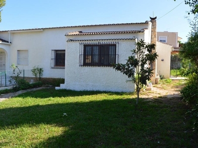 Chalet en venta en Los Balcones, Alicante