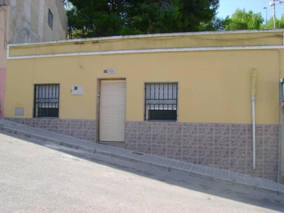 Venta Casa unifamiliar en Calle Hernán Cortés 38 Villena. Buen estado con terraza 120 m²