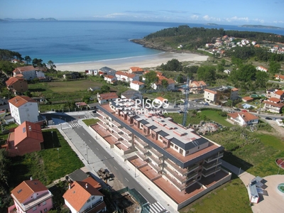 Alquiler de piso con terraza en Portonovo