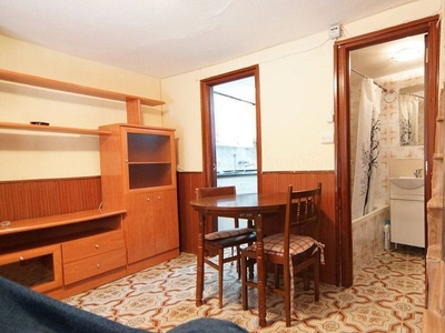 Alquiler de piso en San Lázaro de 1 habitación con muebles y calefacción