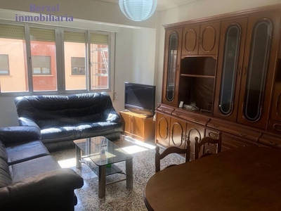 Alquiler de piso en Universidad - Los Lirios de 4 habitaciones con terraza y muebles