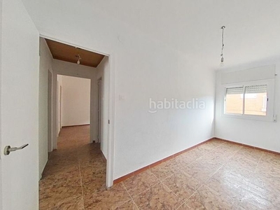 Alquiler piso con 3 habitaciones con calefacción en Rubí