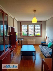 Apartamento en alquiler en Oviedo de 53 m2