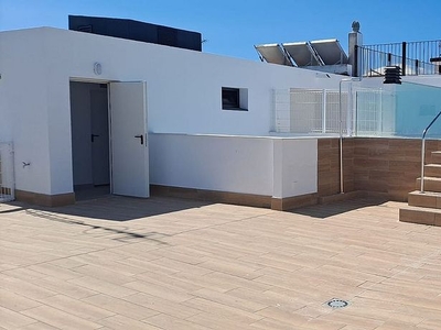 Ático en alquiler en Punta Umbría de 2 habitaciones con terraza y piscina