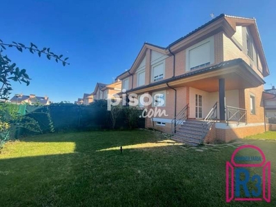 Casa adosada en venta en Urbanización los Siseros