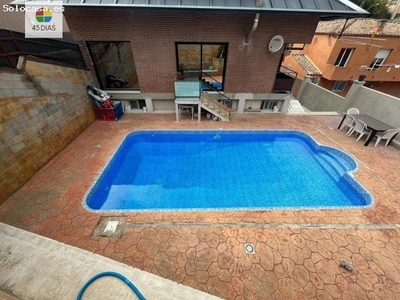 Casa de diseño en Cerdanyola, con piscina, con jardín.