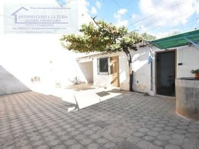 Casa en venta en La Zubia