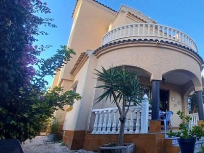 Chalet en venta en Los Almendros-La Florida, Orihuela