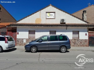 CHALET INDEPENDIENTE CON PISCINA EN CASARRUBUELOS