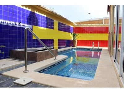 Encantadora villa con piscina privada en Villas Marinas en Torrevieja