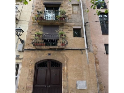 Estupenda casa a la venta en el casco histórico de Tarragona.