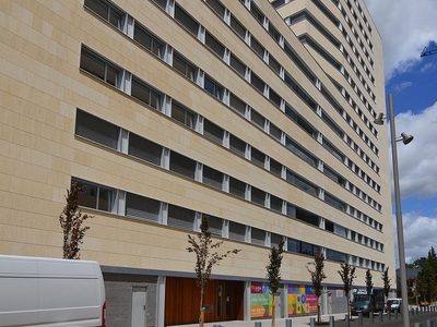 Piso en alquiler en plaza Salesianos de 2 habitaciones con terraza y garaje