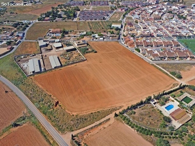 Se vende finca de 25100 m2 con casa y almacen