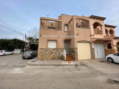 Venta Casa adosada en Las herrerias s/n Vega de Valcarce. Buen estado plaza de aparcamiento con balcón 110 m²