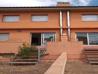 Venta Casa unifamiliar en Avda Montserrat Arbeca. 236 m²