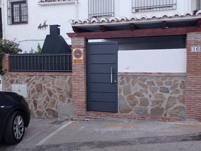 Venta Casa unifamiliar en Calle Cuesta del Cielo 12 Nerja. Plaza de aparcamiento con terraza 230 m²
