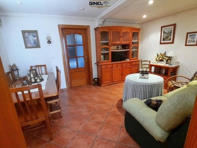 Venta Casa unifamiliar Jaén. Con balcón