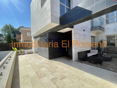 Venta Casa unifamiliar Torrent (València). Con terraza 244 m²