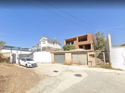 Venta Chalet en Calle Acebuche Rincón de la Victoria. A reformar plaza de aparcamiento con balcón 225 m²