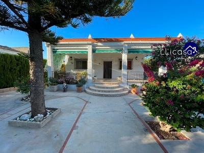 Venta de casa con piscina y terraza en Llíria, LLIRIA