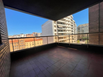 Venta de piso con terraza en Centre Històric (Lleida)