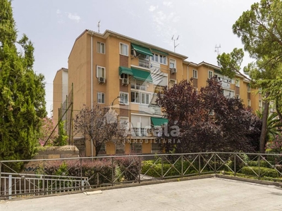 Venta Piso Alcalá de Henares. Piso de dos habitaciones Buen estado cuarta planta con terraza