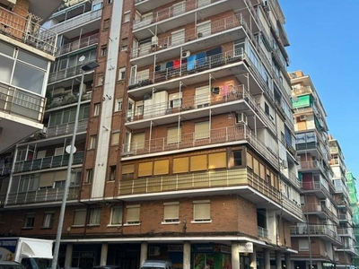 Venta Piso Alcalá de Henares. Piso de dos habitaciones Tercera planta con terraza