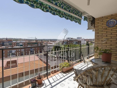 Venta Piso Alcalá de Henares. Piso de tres habitaciones Buen estado séptima planta con terraza