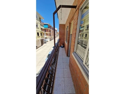 Venta Piso Ciudad Rodrigo. Piso de tres habitaciones en Calle Reino de León. Buen estado primera planta con terraza