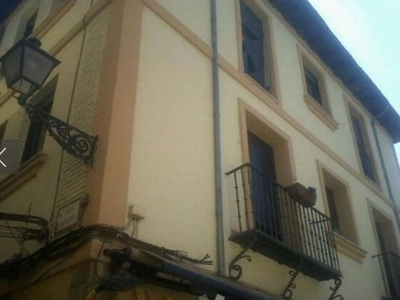 Venta Piso en Calle Matasiete Leon. León. Buen estado segunda planta con balcón calefacción individual
