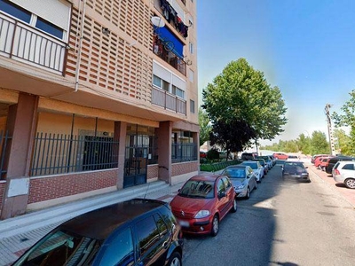 Venta Piso Humanes de Madrid. Piso de tres habitaciones en Calle Vicente Aleixandre. Segunda planta