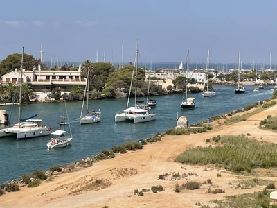 Venta Piso La Manga del Mar Menor. Piso de una habitación Muy buen estado tercera planta con terraza