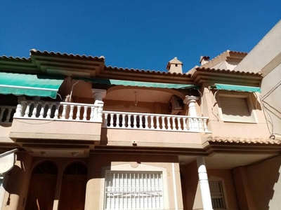 Venta Piso San Pedro del Pinatar. Piso de tres habitaciones en Calle BELEN. A reformar primera planta con terraza