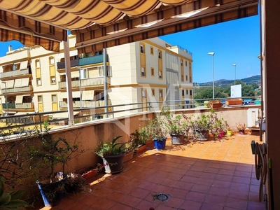 Venta Piso Vélez-Málaga. Piso de tres habitaciones Primera planta con terraza