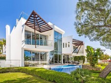 Alquiler Casa adosada Marbella. Con terraza 837 m²