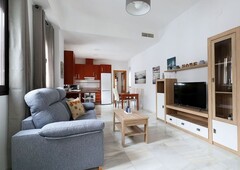 Alquiler de piso en Fuensanta- Arcángel de 4 habitaciones con terraza y garaje