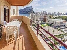 Apartamento de un dormitorio en un edificio moderno ubicado en el piso 15, con vistas panorámicas al mar y una gran terraza orientada al suroeste. Venta Playa de Fossa Levante