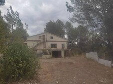 Venta Casa unifamiliar en Plaza Masia Can Costa Abrera. A reformar con terraza 232 m²