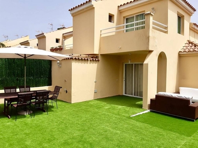 Alquiler Chalet en Calle Doctor Agustín Millares Carlo San Bartolomé de Tirajana. Con terraza 45 m²