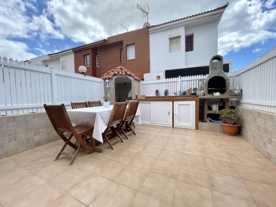 Alquiler Chalet en Calle Doctor Agustín Millares Carlo San Bartolomé de Tirajana. Con terraza 70 m²