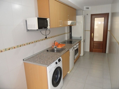Alquiler de piso en Alcañiz de 3 habitaciones con garaje y balcón