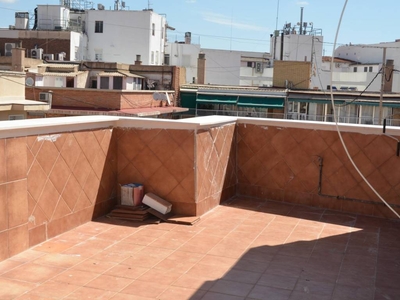 Alquiler Piso Murcia. Piso de tres habitaciones en Batalla Flores. Novena planta con terraza