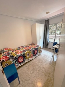 Habitaciones en C/ Paseo de Almería, Almería Capital por 350€ al mes