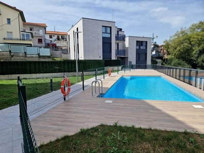 Piso en alquiler en Aiete de 3 habitaciones con terraza y piscina